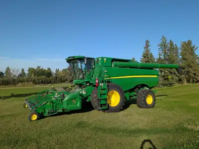 2021 JOHN DEERE S780 COMBINE W/ 2021 JOHN DEERE BP15X 15 Ft PICKUP - John Deere 6 Cylinder 473 HP Di...