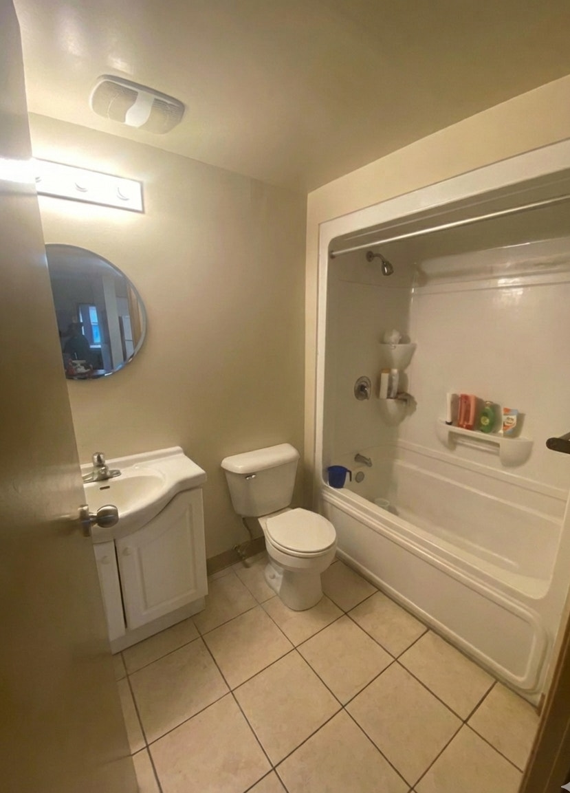 Bright & Furnished 5 Bedroom Apartment Steps from Laurier/UW! (R 5