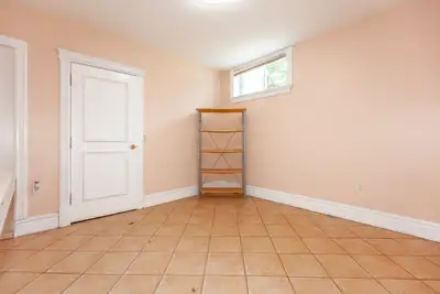 Bright, Beatutiful & Look Out Basement Apt.