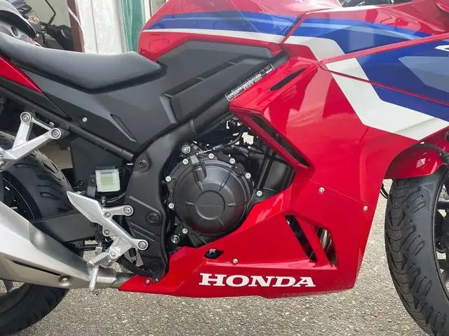 2025 Honda CBR500R in Street, Cruisers & Choppers in Calgary - Image 4