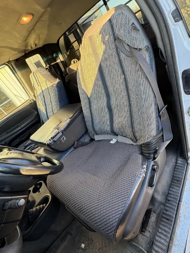 2001 DODGE RAM 3500 in Heavy Trucks in Saskatoon - Image 16