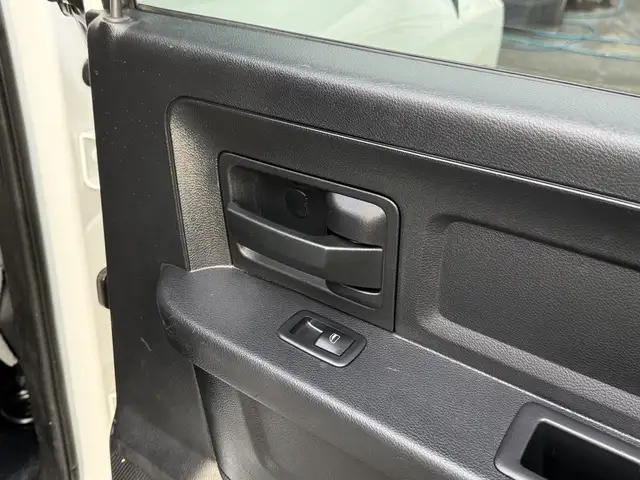 2013 Ram 3500 4X4 Service Truck in Heavy Trucks in Delta/Surrey/Langley - Image 32