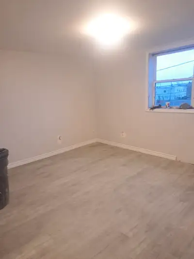105 Winslow #1 - 3BR West, W/D, close to amenities