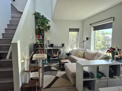 Looking to rent out a space in my apartment located right off Osborne on Nassau Street N. You’ll hav...