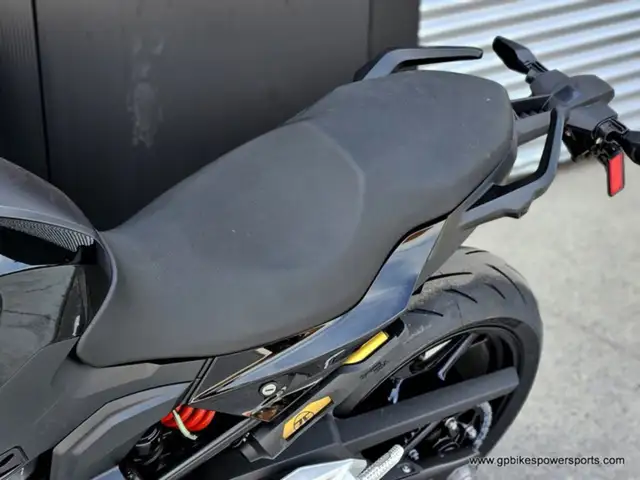 2026 BMW F 900 R Triple Black in Sport Touring in Oshawa / Durham Region - Image 20