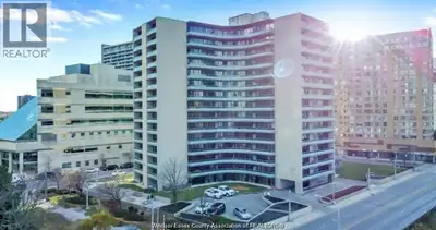 All inclusive and fully furnished Condo on Riverside Drive. Offering 1 bedroom, a full bath,living r...