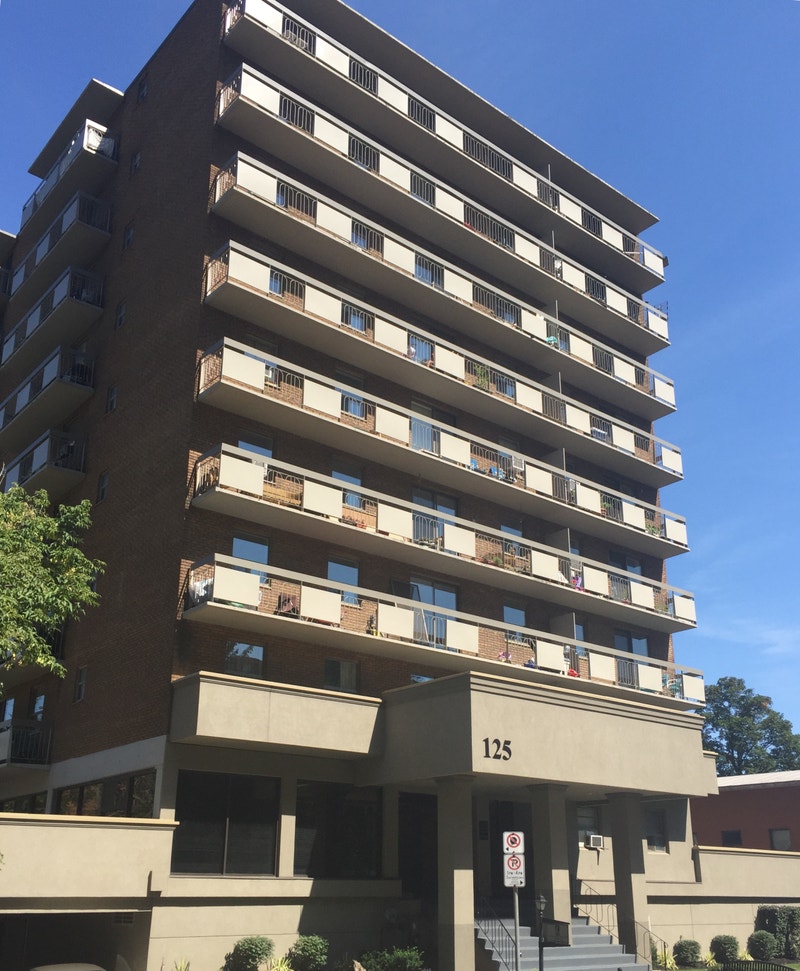 EIWO Canadian Management Ltd. 1 BEDROOM UNIT FOR RENT Long Term