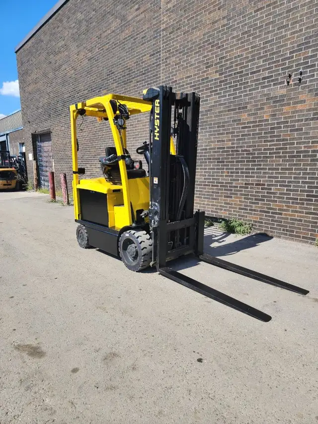 2021 Hyster 6000 LB CAP ELECTRIC FORKLIFT 3 STAGE w side-shift in Heavy Equipment in Mississauga / Peel Region - Image 4