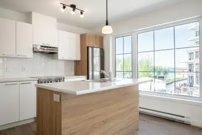 Vous rêvez dhabiter près dun lac majestueux? Le 83 St-Laurent abrite un logement parfait pour vous....