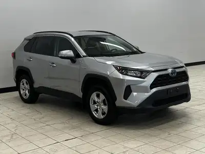 Efficient, capable, and built for adventure, the 2021 Toyota RAV4 Hybrid LE is the perfect SUV for d...