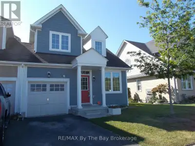 Bright and airy 3 bdrm, 3 bath END UNIT condo in great neighbourhood known as New England Village cl...