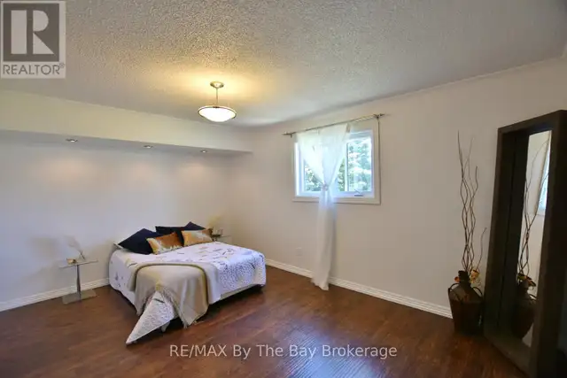2 BIRCHMOUNT CIRCLE Wasaga Beach, Ontario in Houses for Sale in Oakville / Halton Region - Image 23