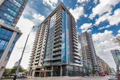 Large 1 Bedroom For Rent In Liberty Village!