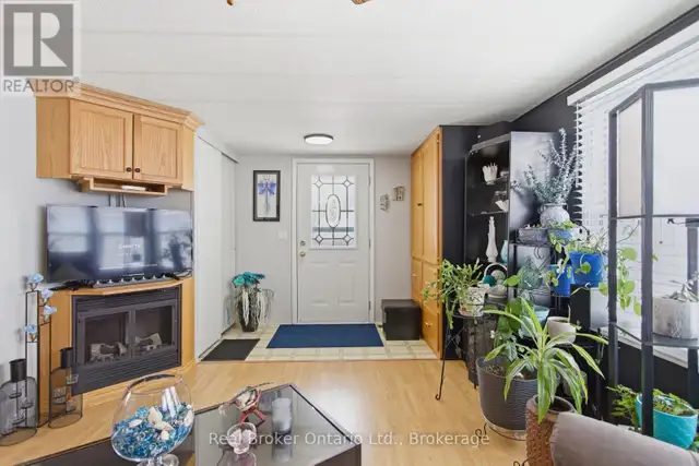 428 PINE PASS Centre Wellington, Ontario in Houses for Sale in Oakville / Halton Region - Image 9