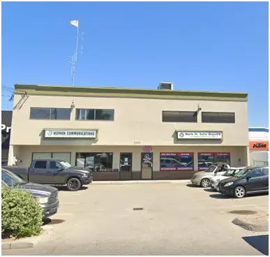Excellent main floor retail / warehouse space for lease. Good exposure. Office/Warehouse *Located in...