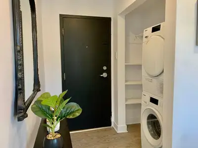 Located in the heart of Côte-des-Neiges, just steps from UdeM, HEC, and Mount Royal. Ideally suited...