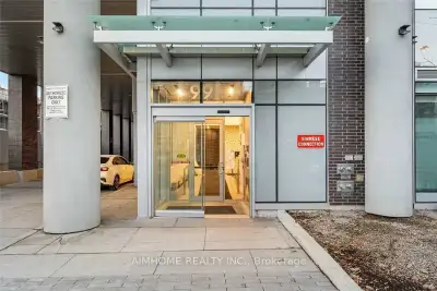 Price: $509,000/ $1,931/mo Convenient location at Yonge/Eglinton! Well maintained 1-bedroom unit in...