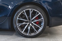 Maserati Ghibli Modena Q4 2022: - Extérieur bleu BLU NOBILE avec intérieur en cuir rouge ROSSO avec... (image 8)