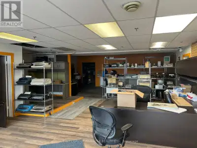Prime Main-Floor Commercial Lease Opportunity - 1,625 Sq. Ft. Discover an exceptional commercial spa...