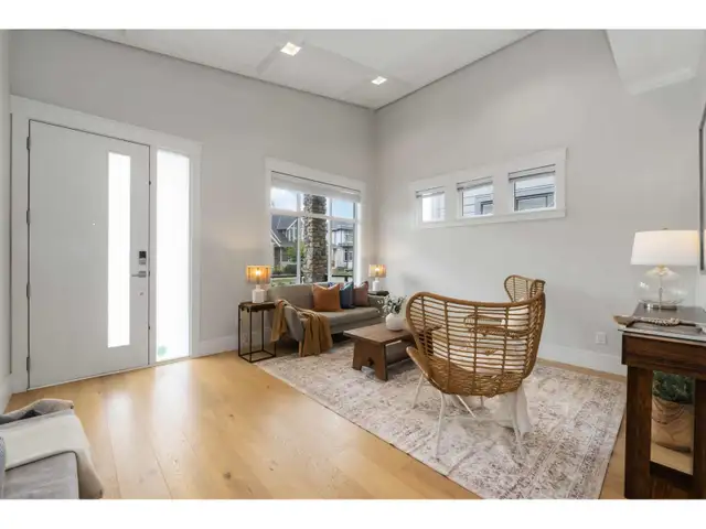 17138 0A AVENUE Surrey, British Columbia in Houses for Sale in Delta/Surrey/Langley - Image 3