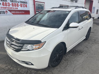 Touring | LEATHER | DVD | NAV | SUNROOF | PWR SIDE DOORS/HATCH Check out this 2016 Honda Odyssey Tou... (image 3)