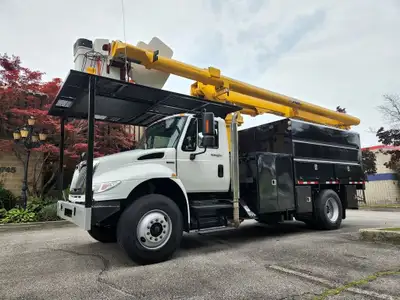 *75 FEET Also Available Call to Inquire* Altec 58ft Bucket (5,145 Boom Hours ), 231,369km, 11ft Chip...