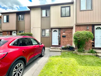 Townhome for Rent Nepean 2 Larkshire Lane