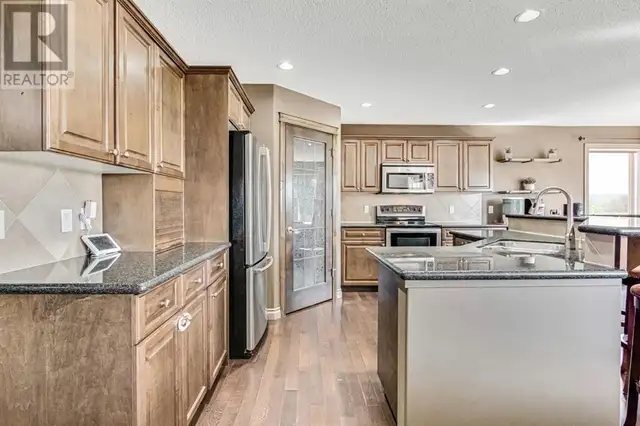 207 Westmount Bay Okotoks, Alberta62863796630657124
