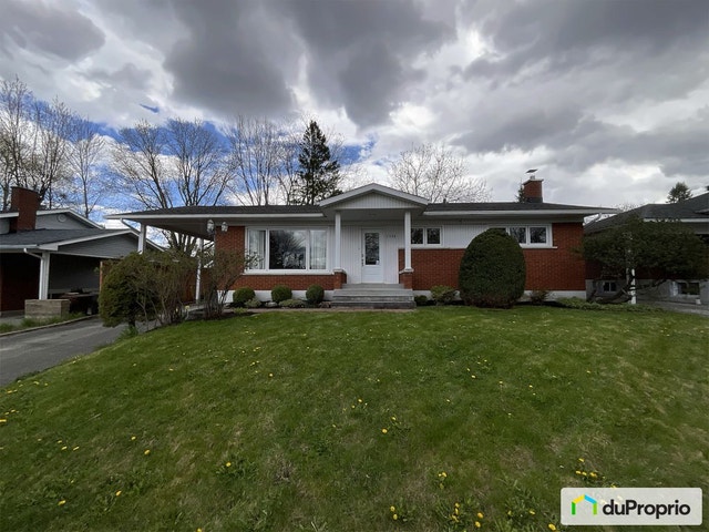 $517,000 - Bungalow for sale in Sherbrooke (Mont-Bellevue) — photo 1