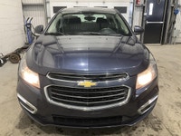 La Chevrolet Cruze LT MANUELLE CRUISE BLUETOOTH 2015 proposée par AutoStudio 72 à Mirabel est une be... (image 2)