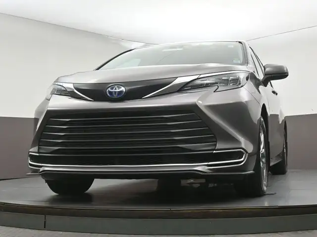 2024 Toyota Sienna XLE in Cars & Trucks in Dartmouth - Image 41