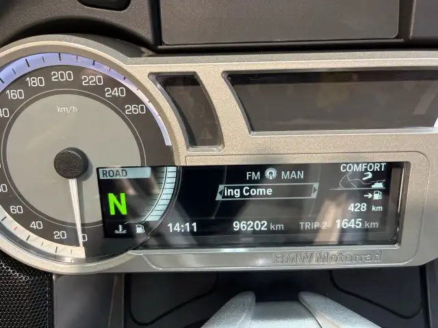 2016 BMW K1600GT in Sport Touring in Laval / North Shore - Image 12