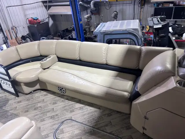 2018 Manitou 24 ENCORE PONTON 3 QUILLES DE LUXE, AVEC DEUX MOTEU in Powerboats & Motorboats in Lac-Saint-Jean - Image 29