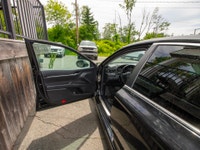 [77,474km AC / Tilt & Telescopic Steering / Power Windows-Mirrors-Locks-Keyless Entry / Cruise Contr... (image 8)