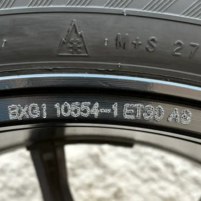 (97%) 4x 275/50R20 Nokian Winters w/ MB GLE AMG Rims in Tires & Rims in City of Toronto - Image 11