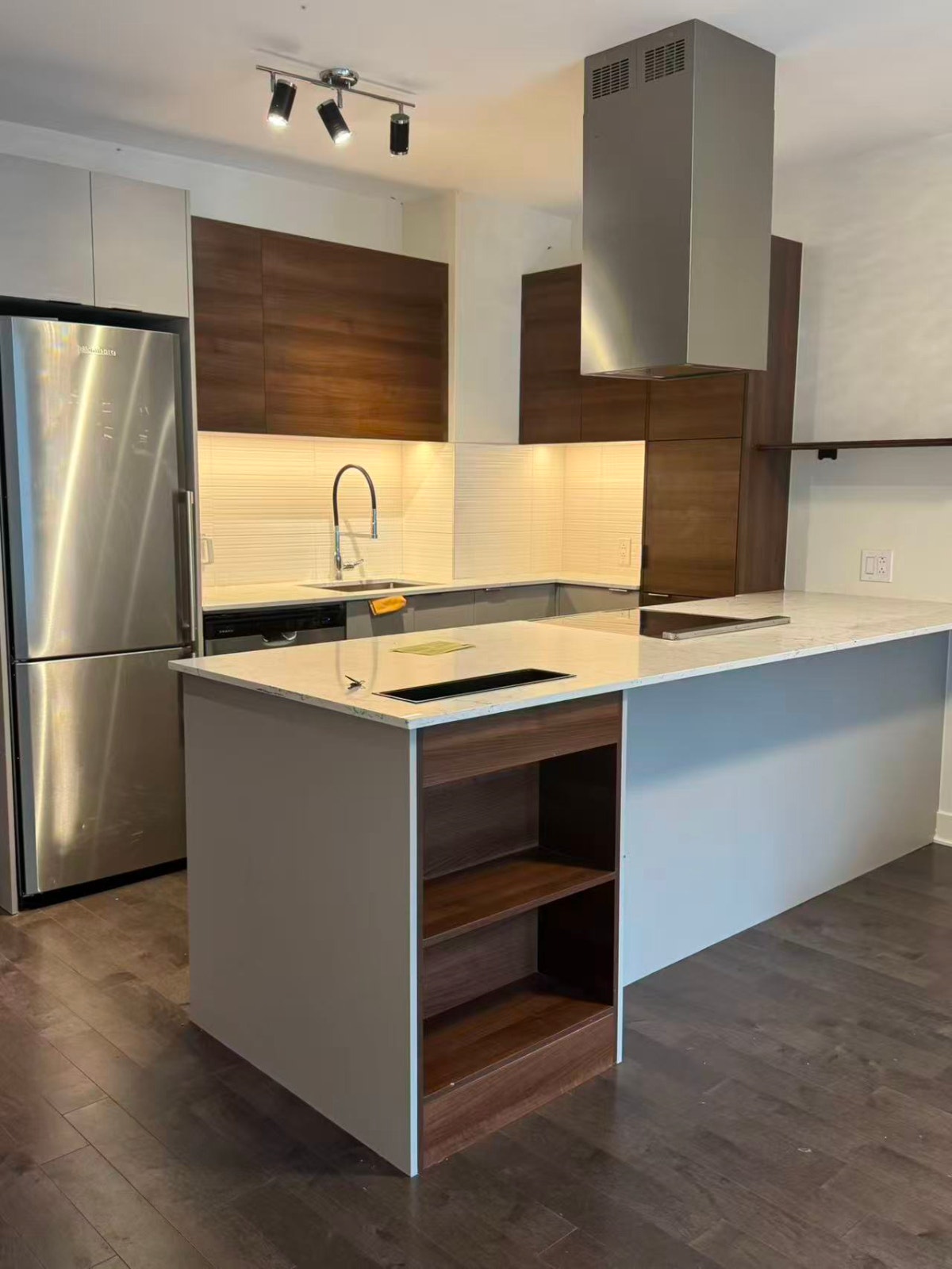 A perfect 3 1/2 condo in Montreal GriffinTown for rent — photo 3