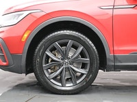 SUNROOF, LEATHERETTE, BLIND SPOT MONITORING,LANE DEPARTURE WARNING Engine: 4 Cylinder Engine 2.0L L/... (image 3)