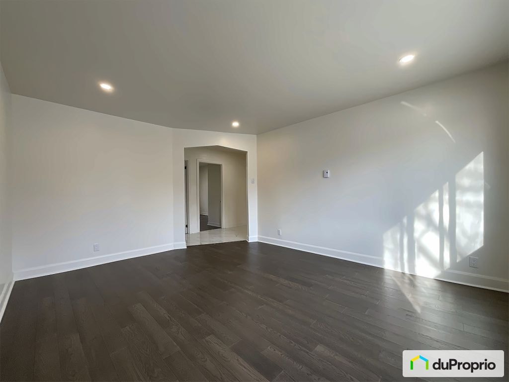 $988,000 - Triplex in Villeray / St-Michel / Parc-Extension — photo 2
