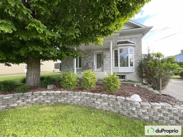 $340,000 - 1 1/2 Storey for sale in Lac-Megantic — photo 3