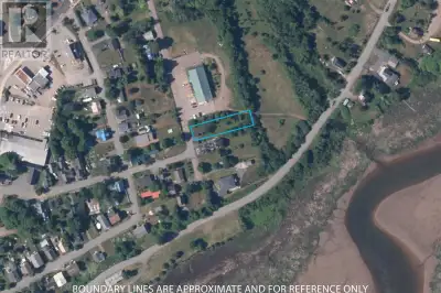 Fabulous large vacant lot in Parrsboro! This lot is on a quiet street and within walking distance of...
