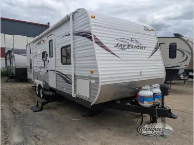 Single Slide Jay Flight, Rear Bathroom, Tub/Shower, Lav, Med. Cab., Toilet, Bunk Beds, Pantry, Refri...
