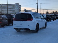 The 2026 Chrysler Pacifica Limited combines premium style, advanced technology, and family-focused v... (image 6)