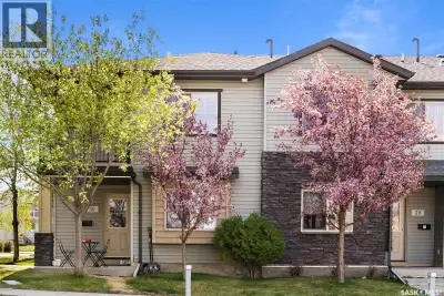 Great location in Harbour Landing! This 2 bedroom townhouse condo is a main floor corner unit with W...