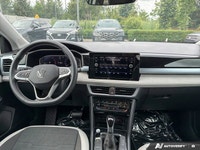 The 2025 Volkswagen Taos Comfortline, with only 10 kilometers, is ready to transform your daily driv... (image 9)
