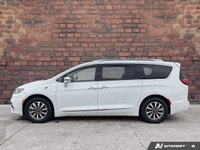Come see this 2021 Chrysler Pacifica Hybrid Limited before it's too late! * This Chrysler Pacifica H... (image 1)
