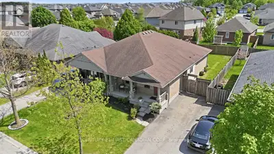 Easy bungalow living with room to grow. Welcome to 30 Pear Tree Avenue! Built by Hayhoe Homes, this...