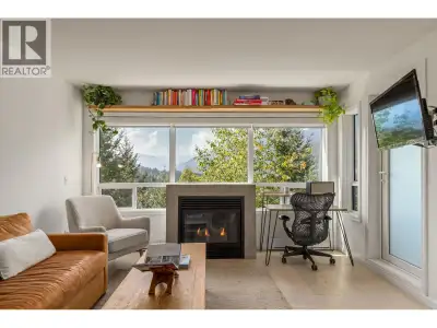 Welcome to Sundance, a beautifully revitalized complex in the heart of Whistler Creekside. This 1-be...