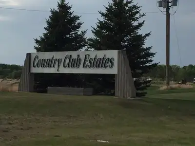 R34//Killarney/This vacant building lot is located in desirable Country Club Estates. Quiet streets...