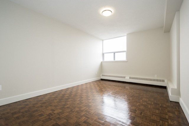 Wellington Towers - Two Bedroom Apartment for Rent in Long Term Rentals in Markham / York Region - Image 3