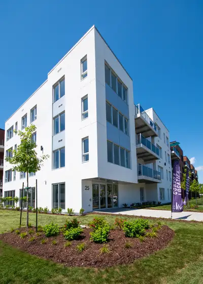 Beau et spacieux 3 1/2 disponible en TOUT INCLUS Occupation le 1e juin À proximité du GEGEP Édouard-...